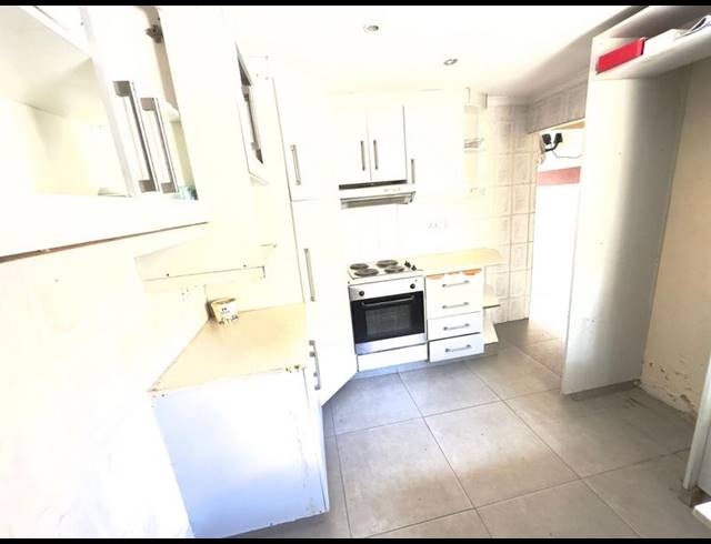 2 BEDROOM HOUSE FOR SALE IN UMLAZI Q